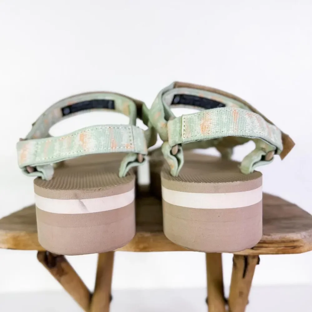 Teva Women's Flatform Universal Sandal Iridescence Rutabaga Outdoor Size 11 NWT